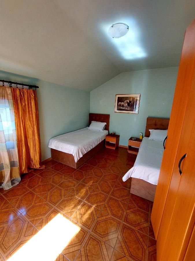 Apartments And Rooms Lijesevic Budva Habitación foto
